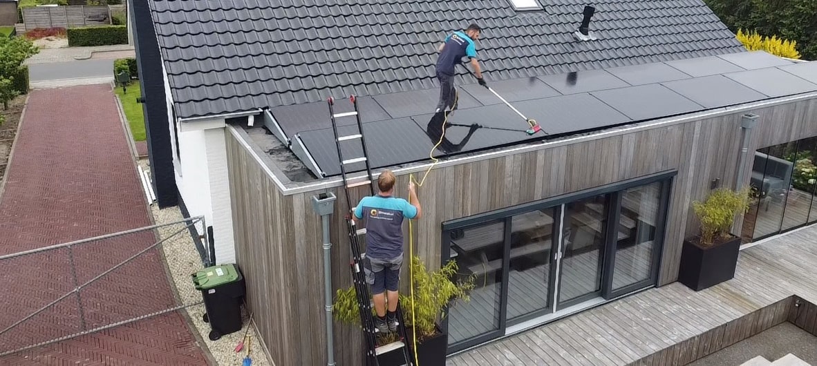 zonnepanelen reinigen header